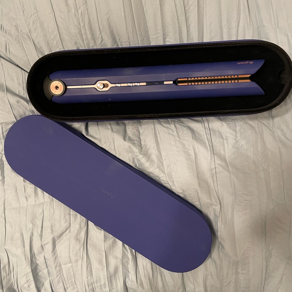 Dyson straightener